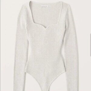 Abercrombie & Fitch Long Sleeve Sweetheart Sweater Bodysuit - White - XS